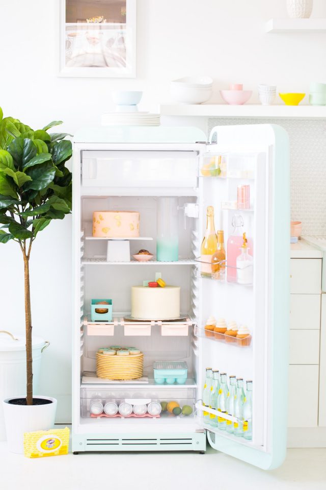 6 Oddly Satisfying Spring Refrigerator Cleaning Hacks