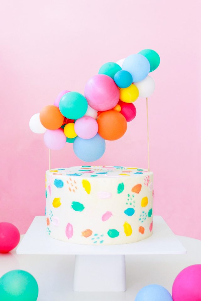 DIY Balloon Cake Topper by top Houston lifestyle Blogger Ashley Rose of Sugar & Cloth - DIY DECOR #DIY #decor #balloon #balloongarland #party #celebrate #birthday #garland #diydecor