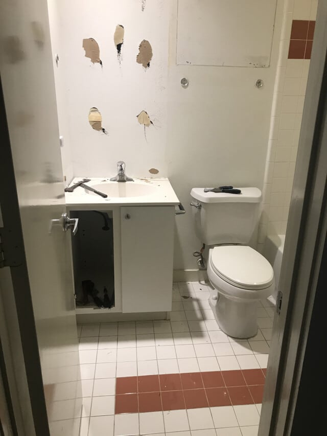 Townhouse Guest Bathroom Before