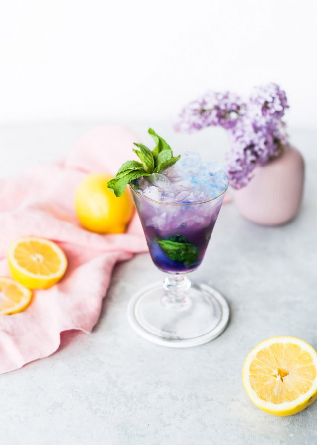 How to Make a Butterfly Pea Flower Tea Cocktail Recipe
