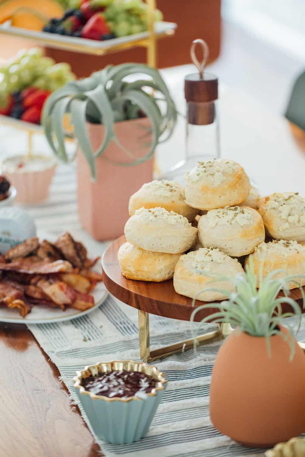 Real Entertaining: Easy Garlic & Herb Cheese Biscuits + Our Family Brunch!