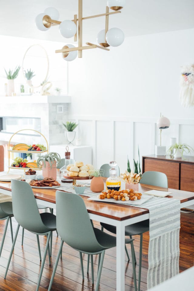 Real Entertaining: Easy Garlic & Herb Cheese Biscuits + Our Family Brunch!