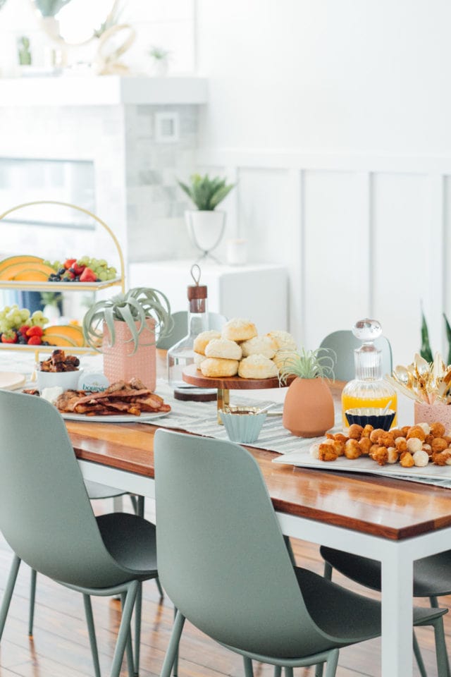 Real Entertaining: Easy Garlic & Herb Cheese Biscuits + Our Family Brunch!