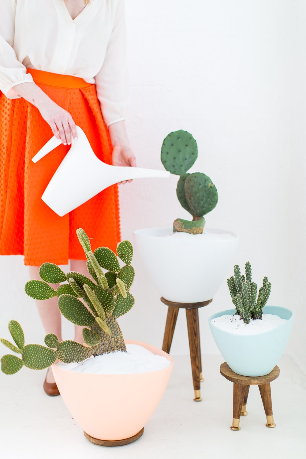 DIY Mid Century Planters & Stand by top Houston lifestyle blogger Ashley Rose of Sugar & Cloth