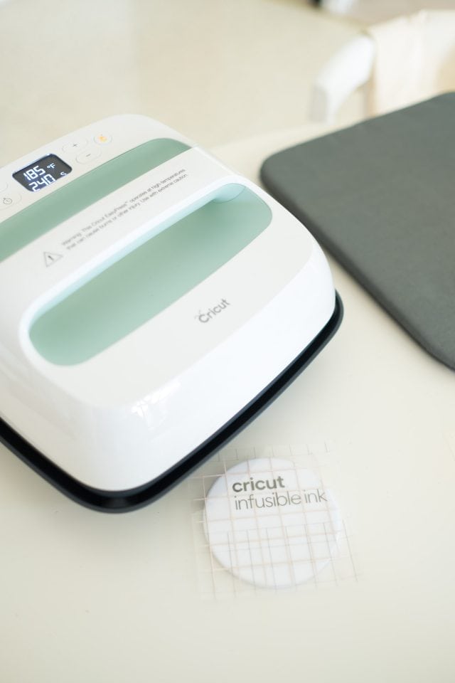 photo of the cricut easypress layering for infusible ink