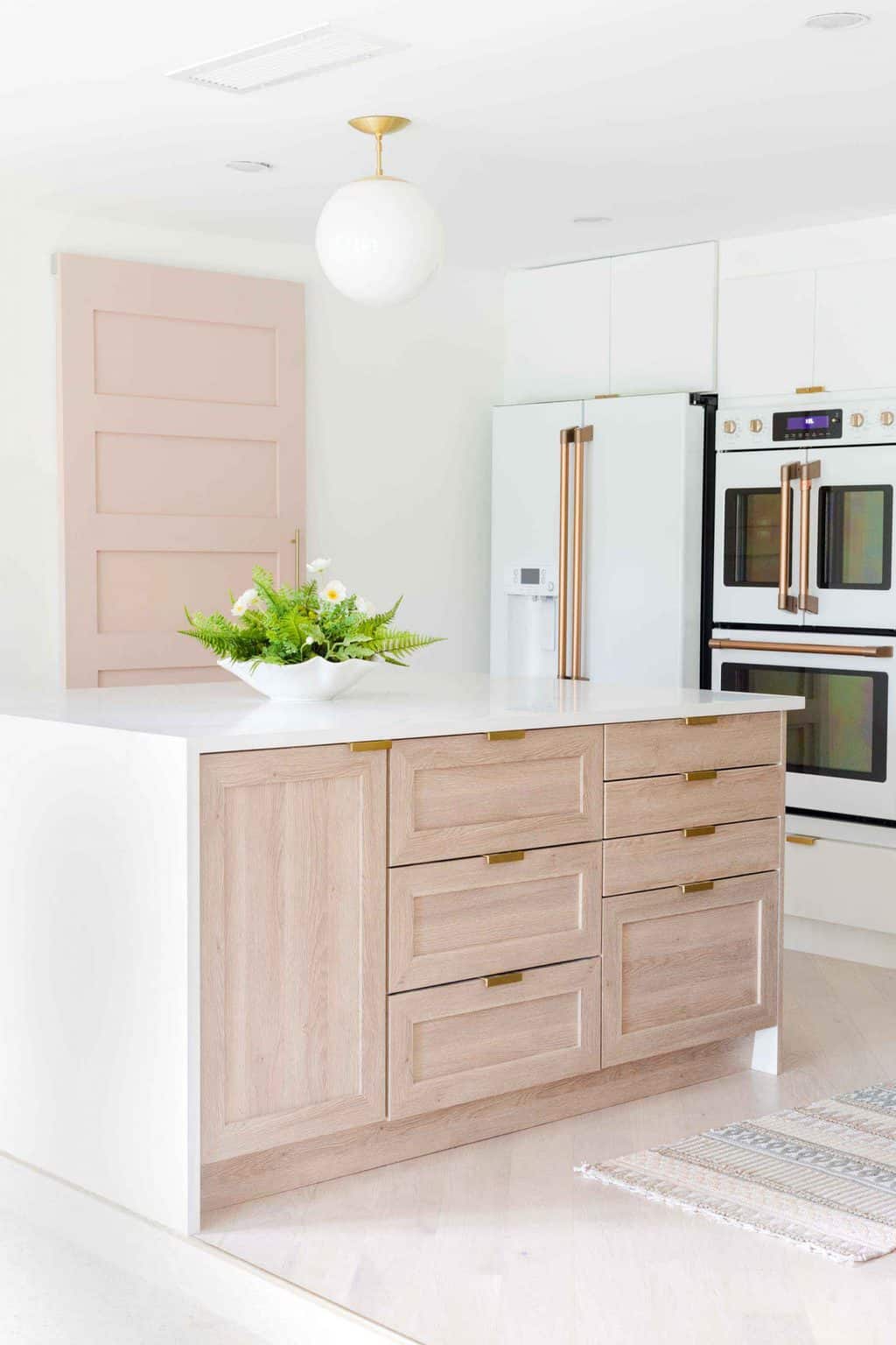 Our kitchen renovation was at the very top of my to-do list when we bought this fixer upper and I'm so excited to share the final kitchen before and after photos!! Sugar & Cloth Casa: Our Renovation Kitchen Before & After by top Houston lifestyle blogger Ashley Rose of Sugar and Cloth #kitchen #decor #design #makeover