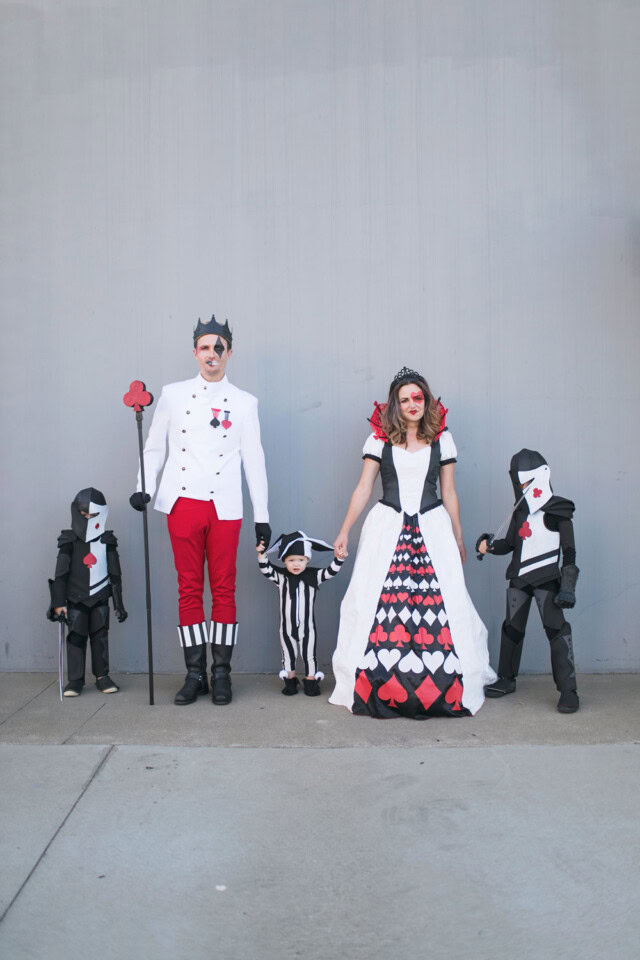 Queen of Hearts Family Costume Idea