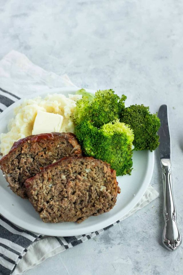 The Best Easy Meatloaf Recipe For Your Dinner!