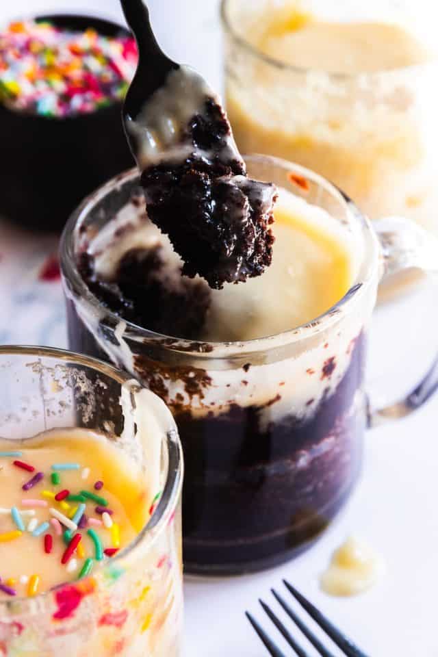 chocolate mug cake - photo of the moist chocolate mug cake with vanilla frosting