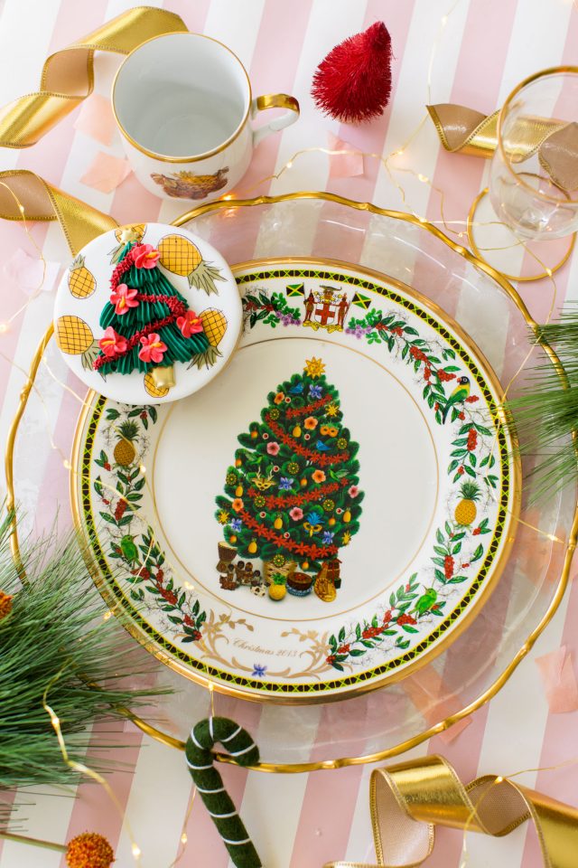 Christmas in July - photo of a Caribbean inspired Christmas theme setting by Ashley Rose of Sugar & Cloth