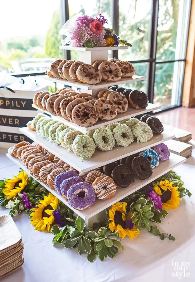 Wedding Cake Stands That'll Instantly Elevate Your Dessert