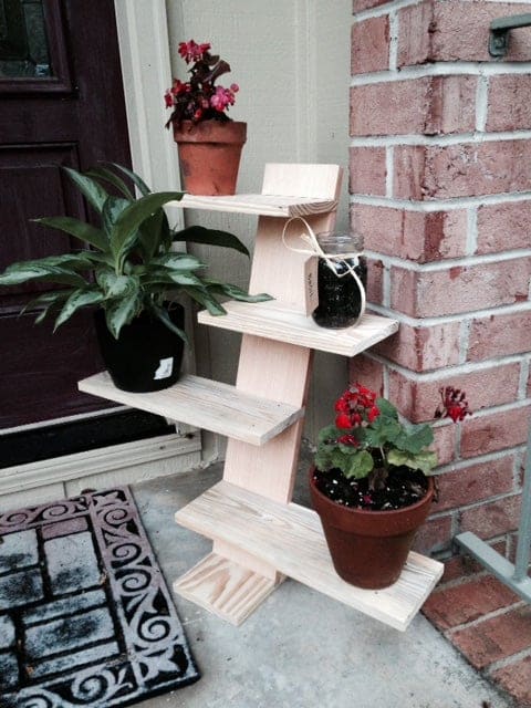 Pallet Plant Stand from Instructables