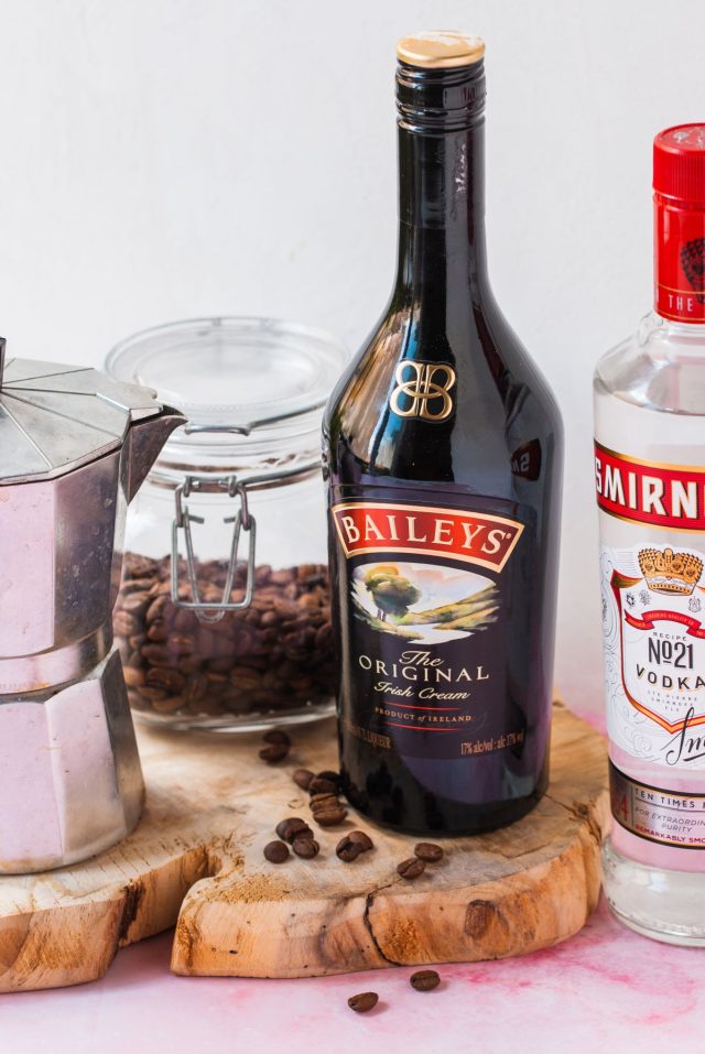 recipe for espresso martini - ingredients used to make the cocktail