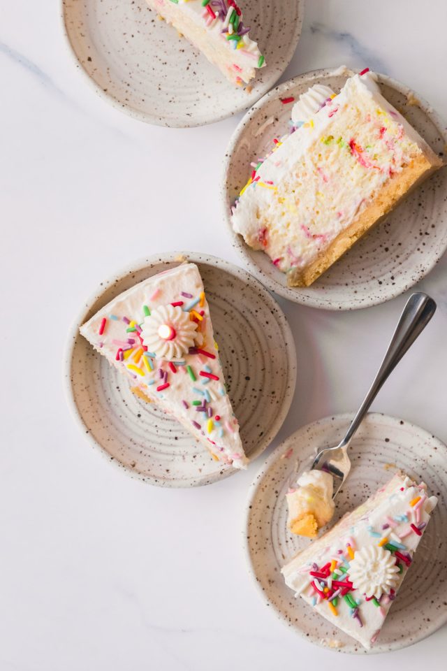 birthday cheesecake - photo of the cheesecake layers