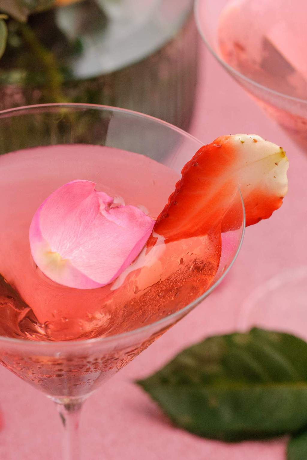 bevolking Methode heel fijn Best Rose Martini Cocktail Recipe — Sugar & Cloth