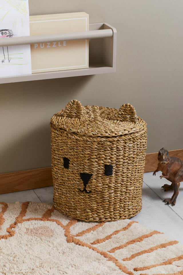 Blanket Storage Ideas for Kids: Woven Cat Storage Basket