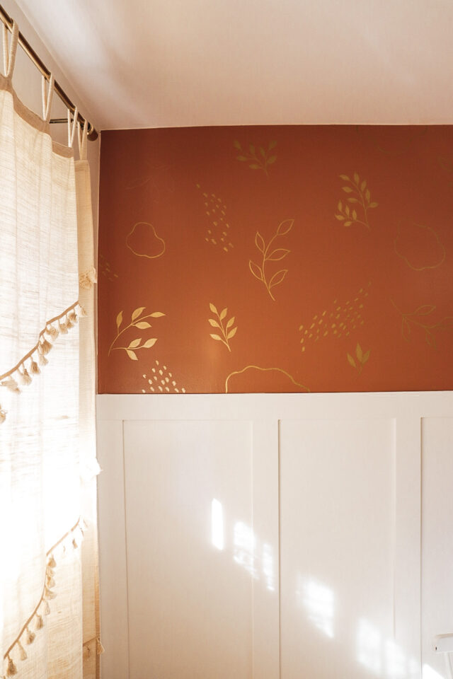 gold leaves for easy wall painting ideas