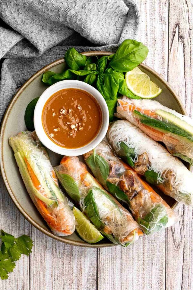 Vietnamese summer rolls with chicken