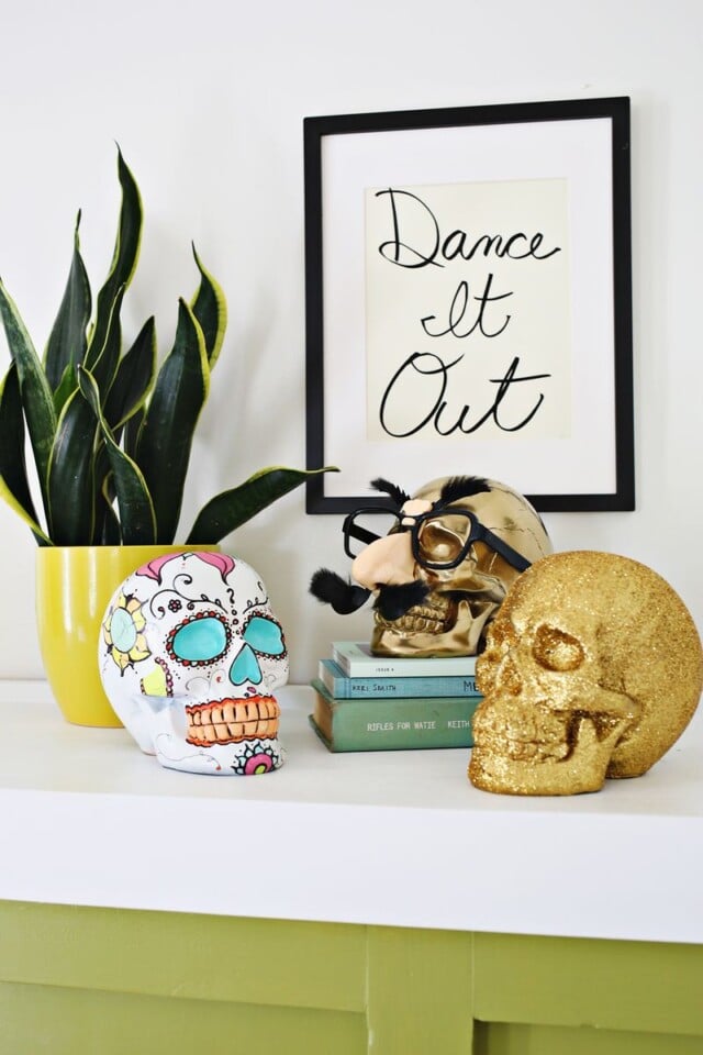 3 Ways to Decorate Halloween Skulls