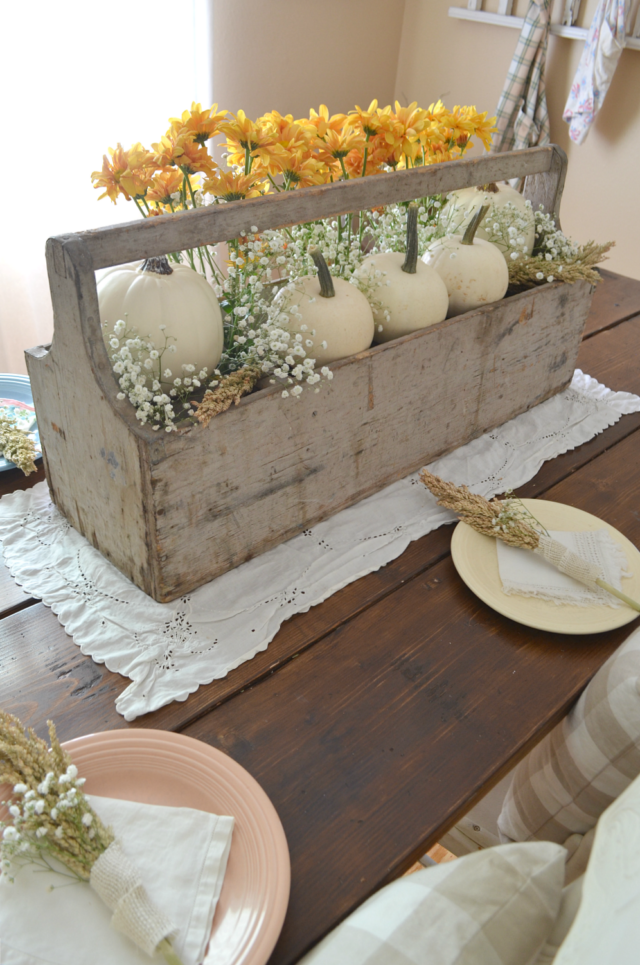 Vintage Thanksgiving Table Decor