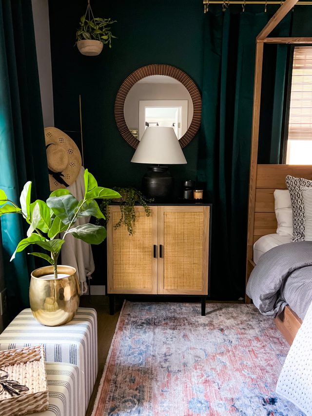 photo of incorporating plants into your bedroom by Ashley Rose of Sugar & Cloth