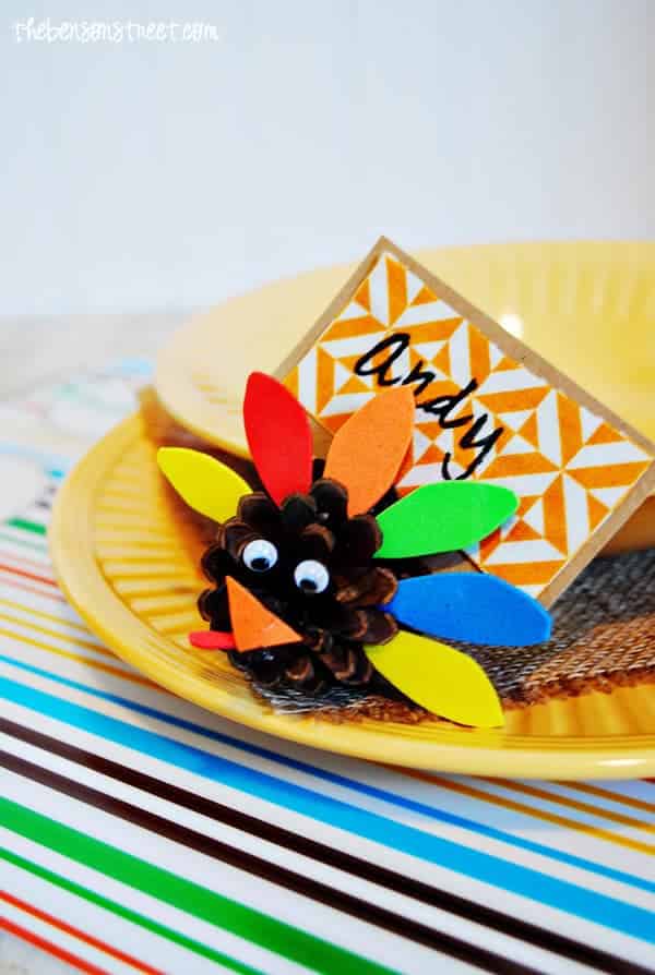 Pinecone Turkey Place Card Holder Craft for Thanksgiving