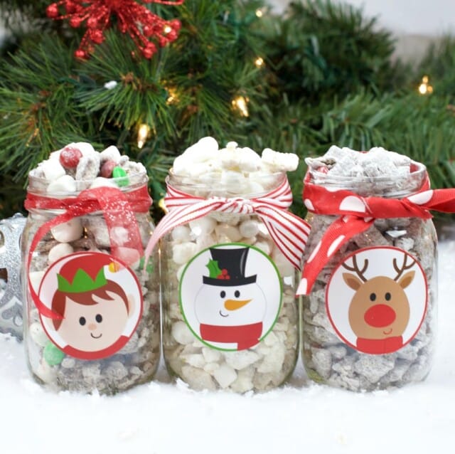 Christmas Muddy Buddies Recipes & Gift Idea for mason jar christmas gifts