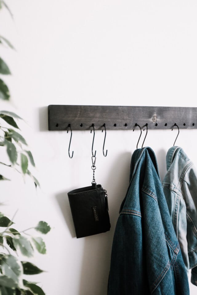 DIY Wall Mounted Coat Rack for easy scrap wood project ideas