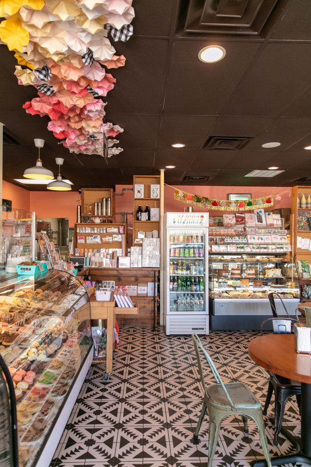 photo of the 2Tarts Bakery Interior by Ashley Rose of Sugar & Cloth