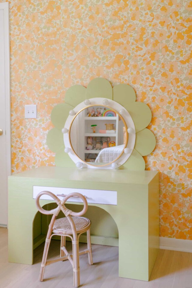 Children’s Vanity DIY