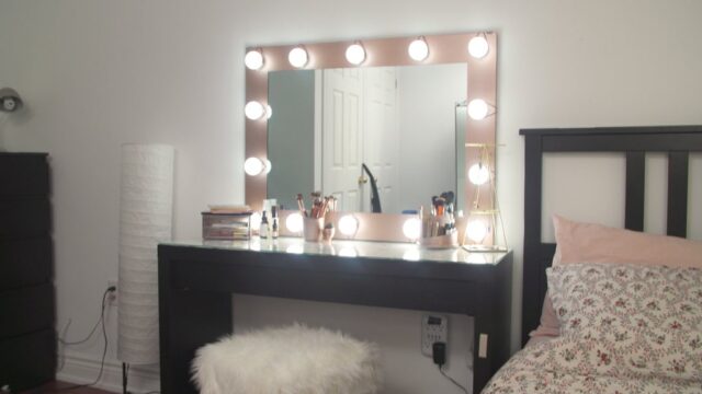 DIY Small Vanity Mirror 