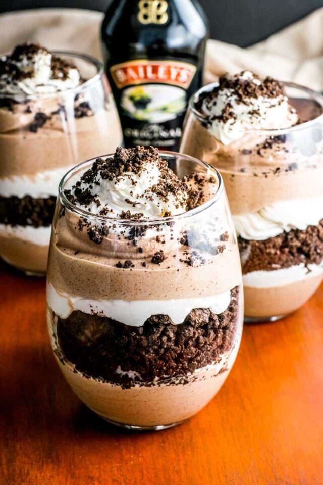 Baileys Cookies and Cream Parfaits for baileys irish cream desserts