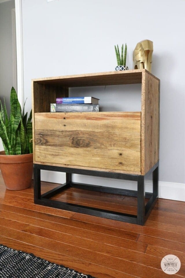 DIY Reclaimed Pallet Wood Nightstand (West Elm Knockoff)