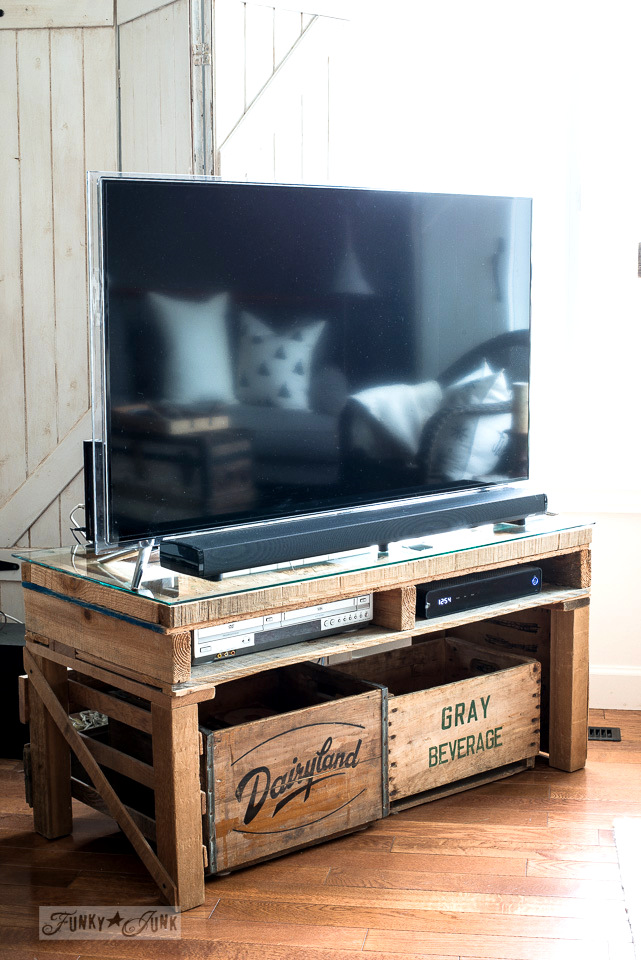 build a tv stand from pallet for a diy pallet ideas project 