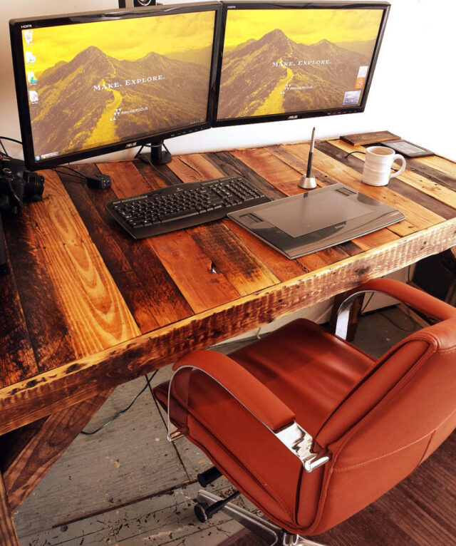 How To Make A Pallet Desk