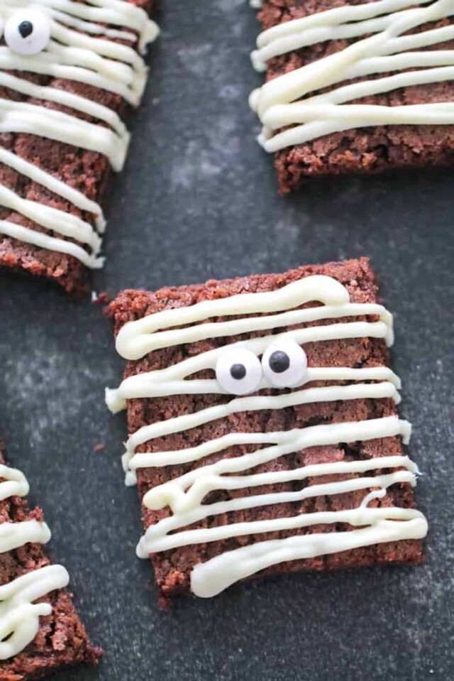 Halloween Mummy Brownies for halloween dessert ideas