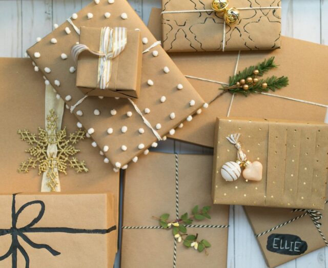 gift wrapping ideas with Kraft paper