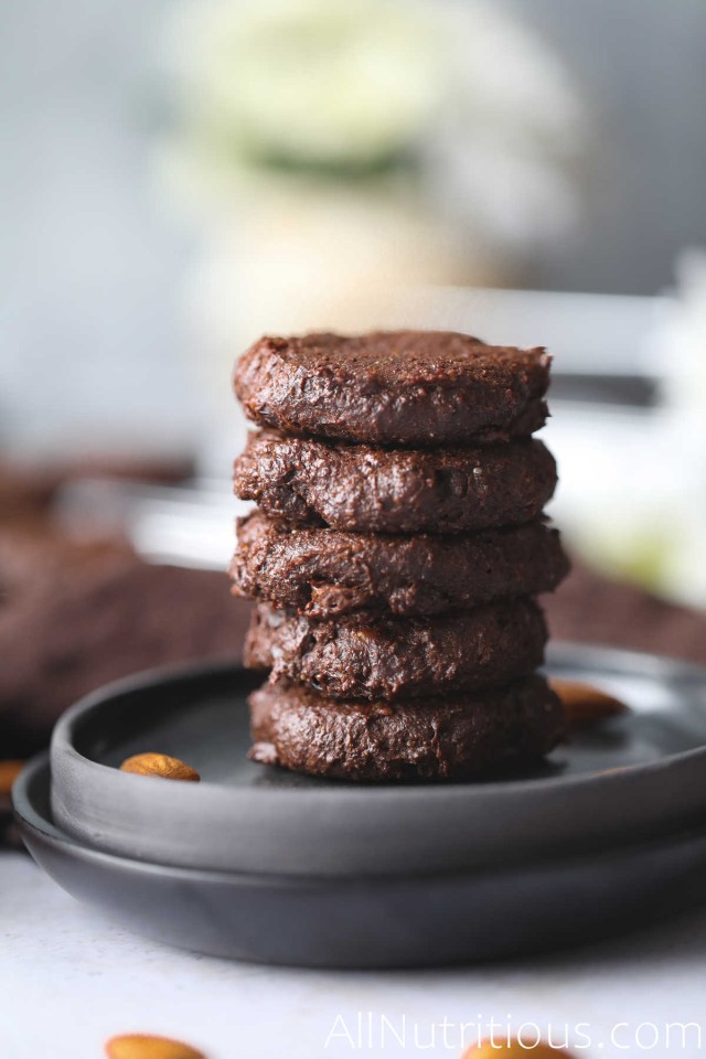 Whole30 Cookies with Bananas and Chocolate
