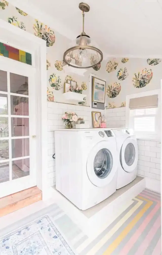 Pinstripe Small Laundry Room Idea