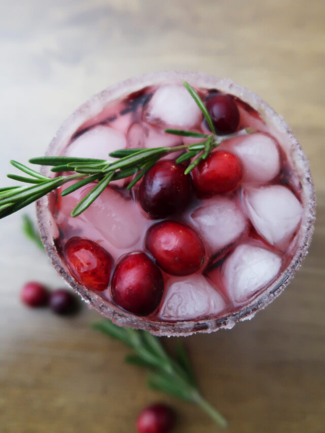 Christmas Margarita for Christmas cocktails 