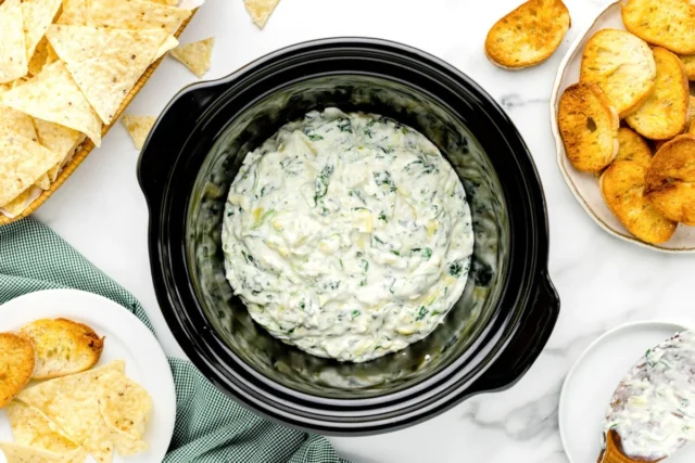 Crockpot spinach artichoke dip 