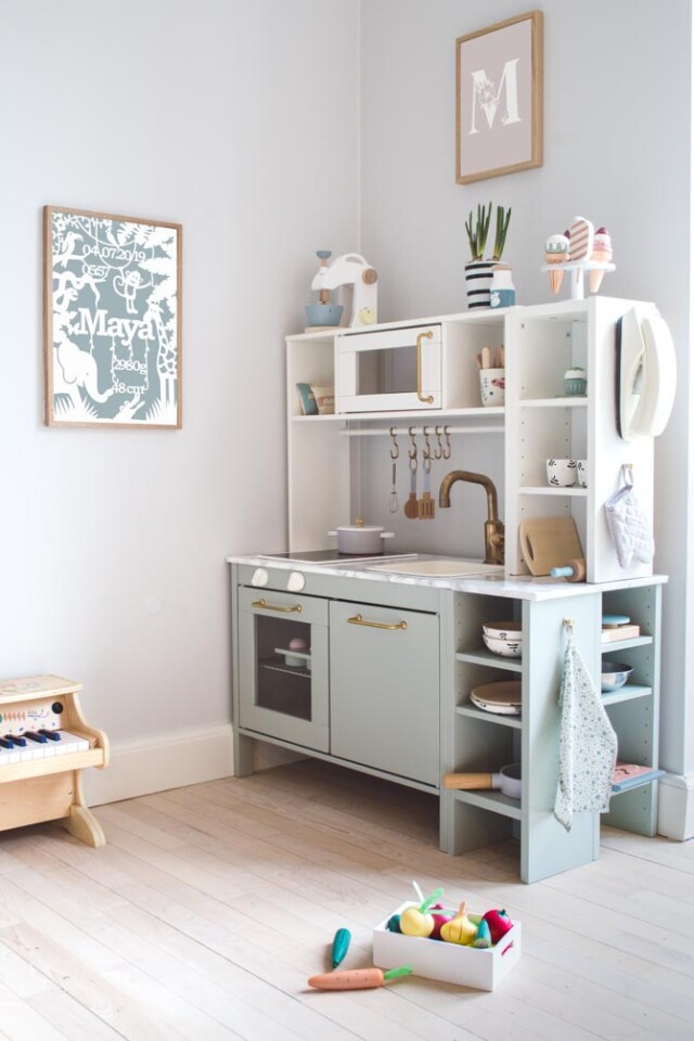 IKEA hack: Play kitchen with extra storage