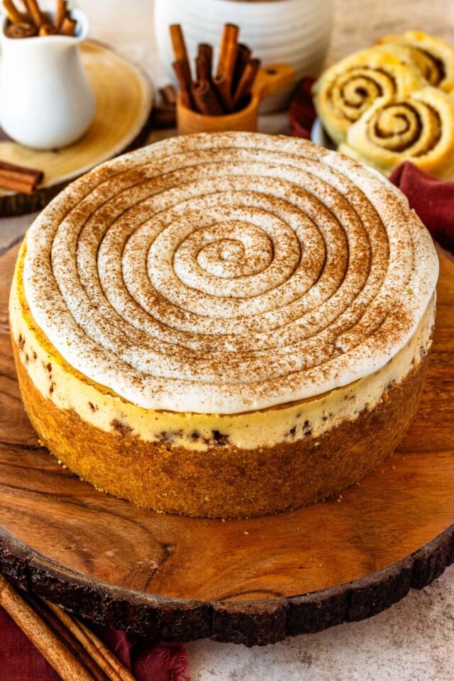 Cinnamon Roll Cheesecake for easy Thanksgiving desserts