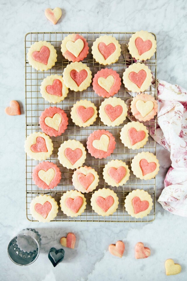 strawberry malt sugar cookies