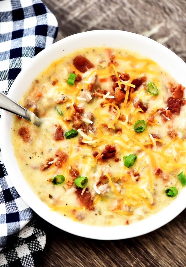 Slow Cooker Bacon Cheeseburger Soup