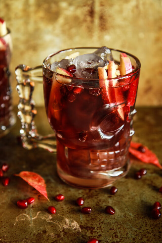 Spiced Apple Cider Pomegranate Moscow Mules for thanksgiving cocktails